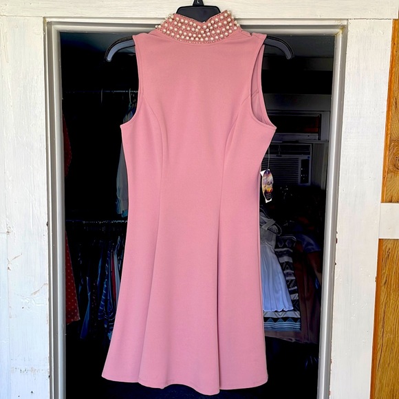 Pearl Collared Dress - Picture 1 of 4